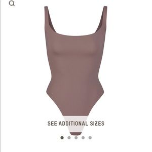 SKIMS everyday bodysuit square neck black